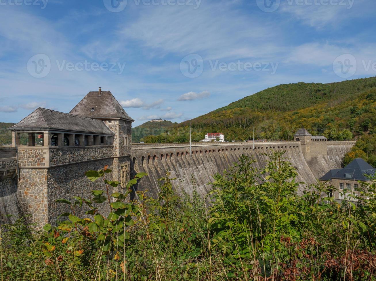 lago cerca de waldeck en alemania foto