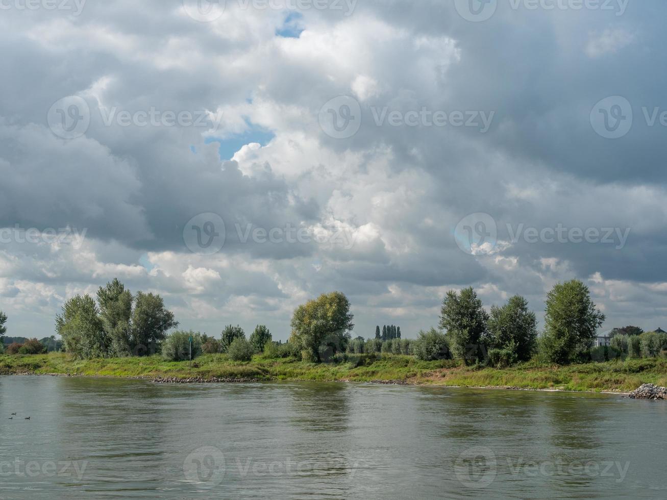 zutphen en el río ijssel foto