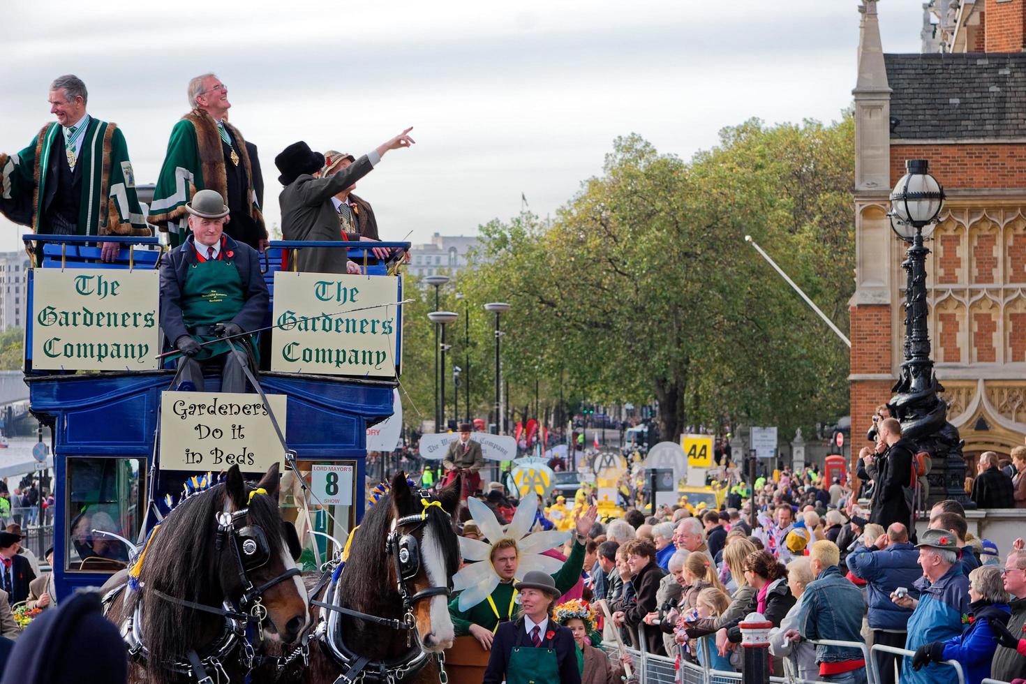 Londres, Reino Unido, 2005. Compañía de jardineros en el desfile en el show del alcalde foto