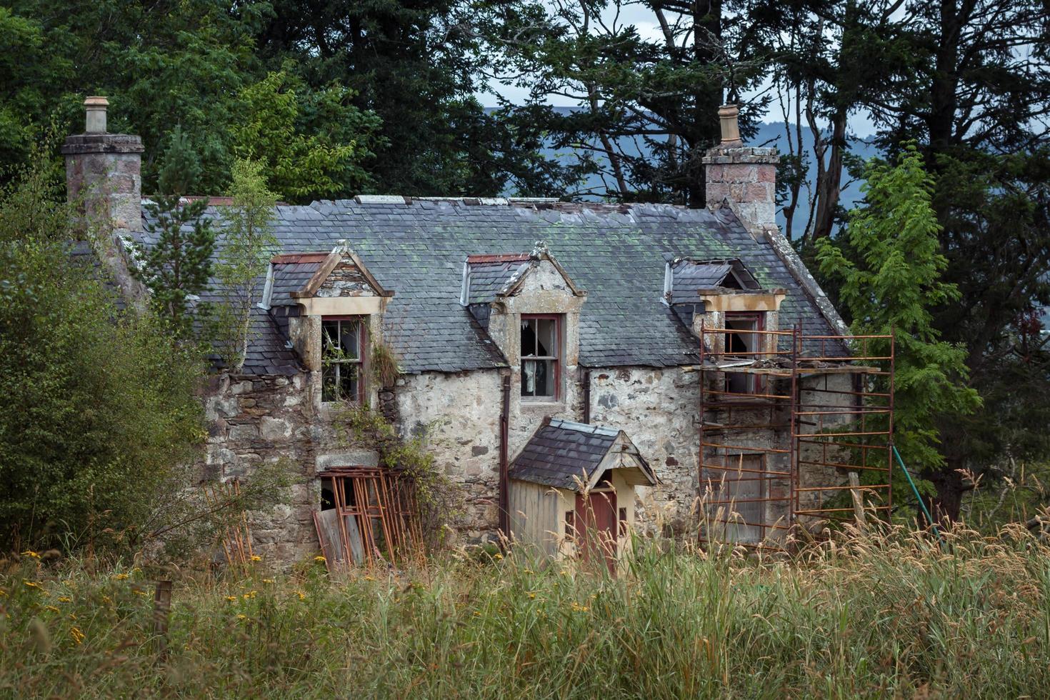 Aviemore, Escocia, Reino Unido, 2015. Propiedad abandonada cerca de Aviemore. foto