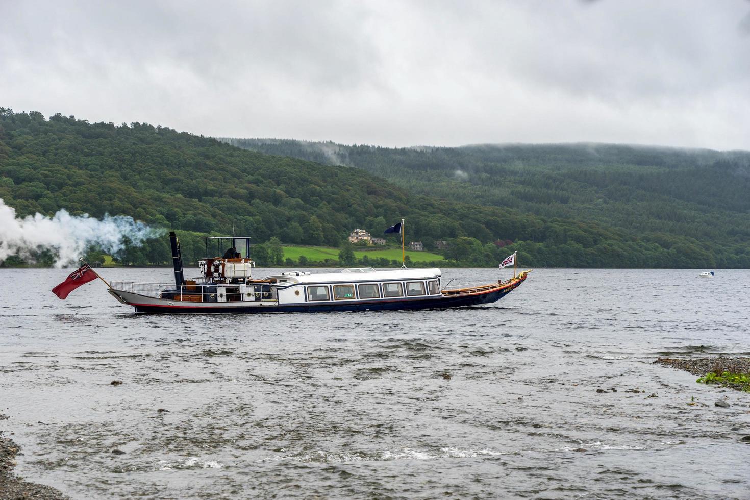 Coniston, distrito de los lagos, Cumbria, Reino Unido, 2015. góndola de yates de vapor foto