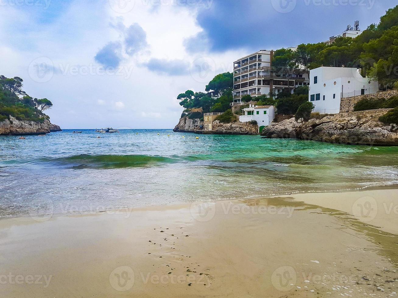 playa, acantilados y bahía cala santanyi, mallorca islas baleares españa. foto