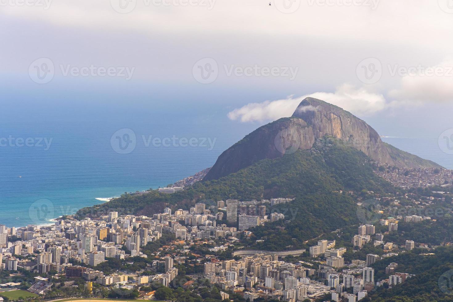 famosa piedra grande en la ciudad de río de janeiro. 4k foto