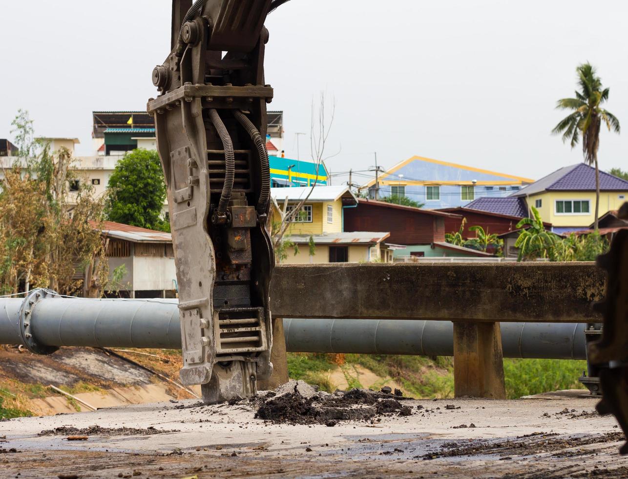 Drilling paved Old Bridge photo