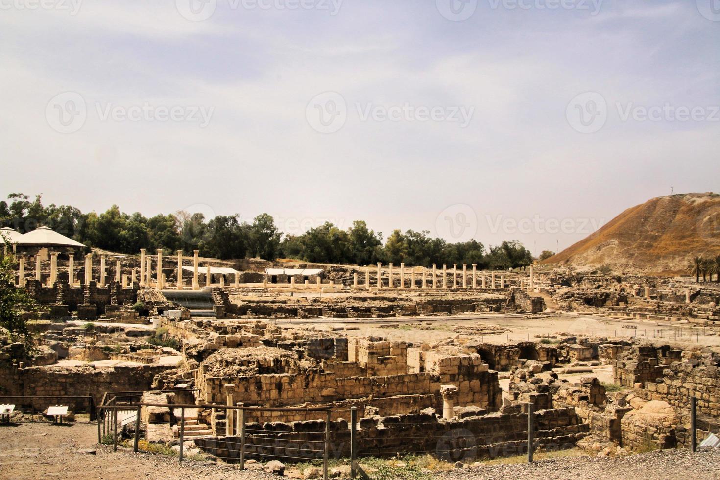 una vista de la antigua ciudad romana de beit shean en israel foto