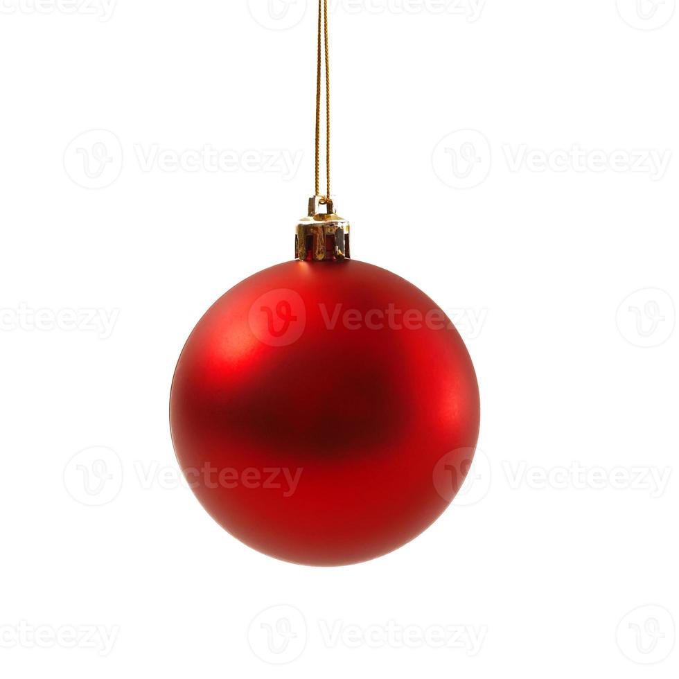 bola de navidad roja aislada sobre fondo blanco año nuevo foto