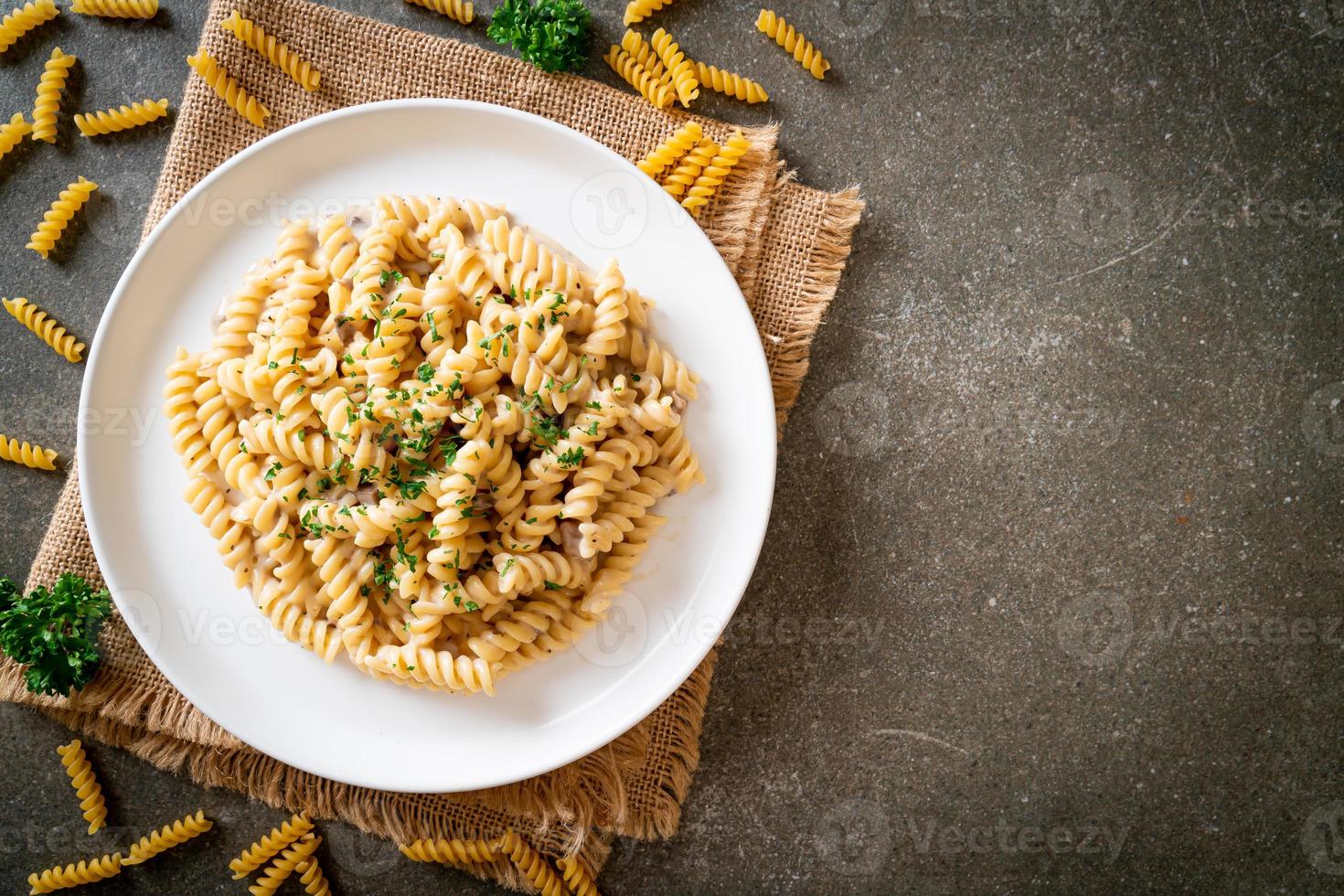 spiral pasta mushroom cream sauce photo