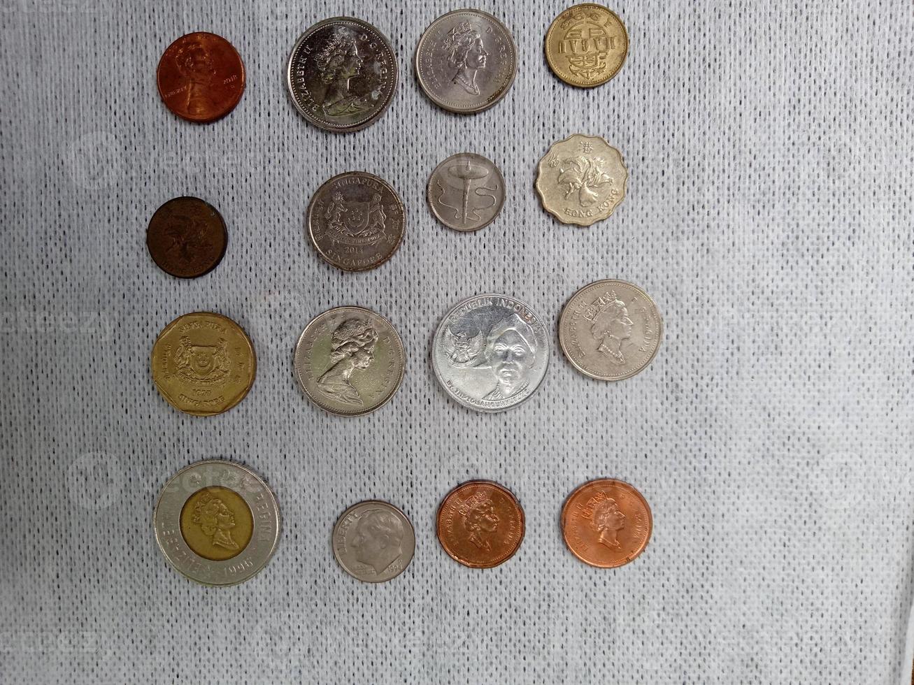 monedas con fotos de varios paises
