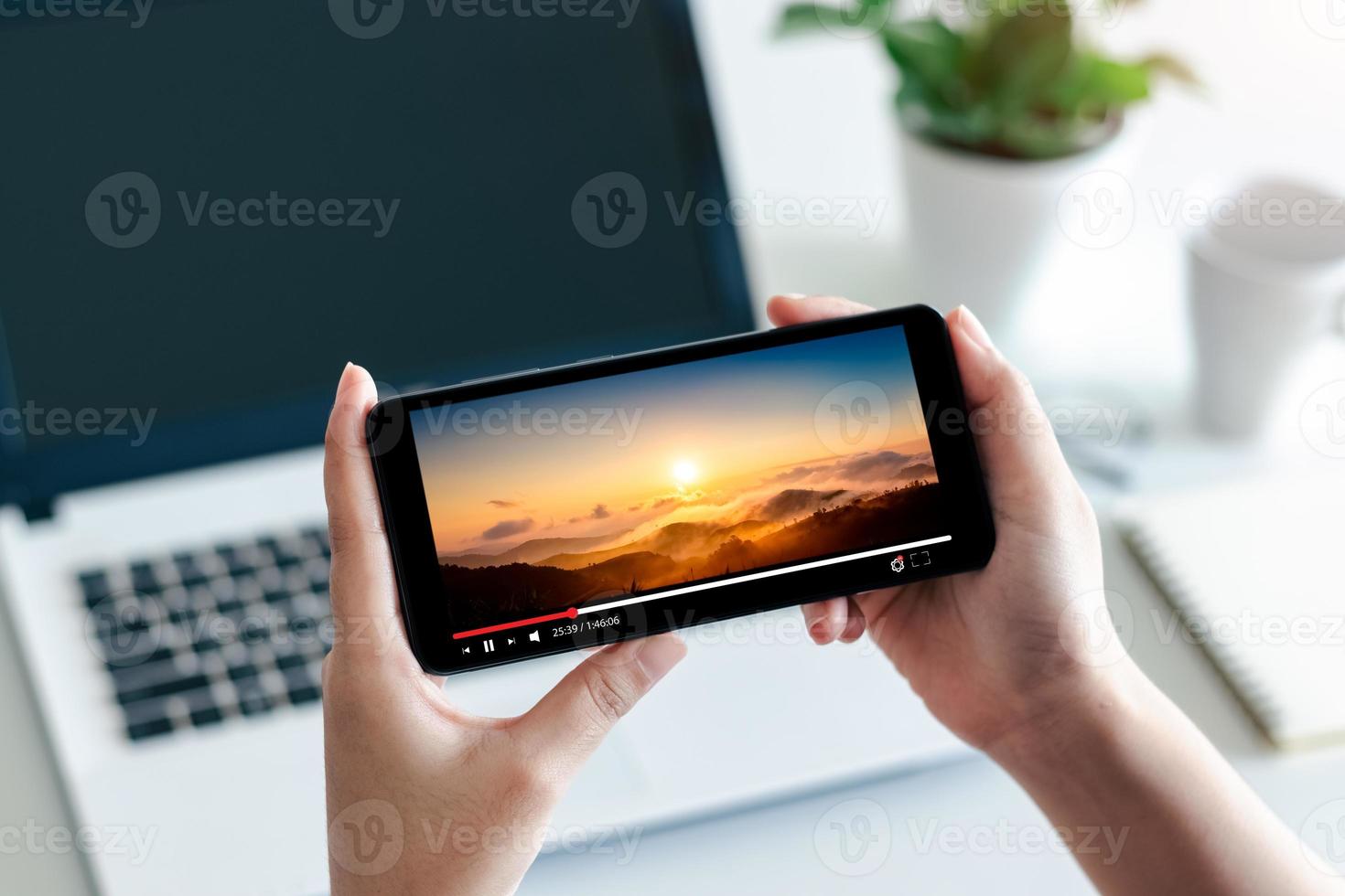 Play movie from phone to laptop new arrivals