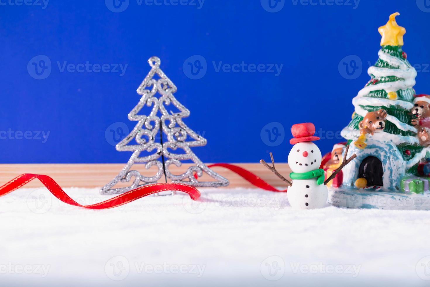 Christmas Ornaments Stock Photos, Images and Backgrounds for Free Download