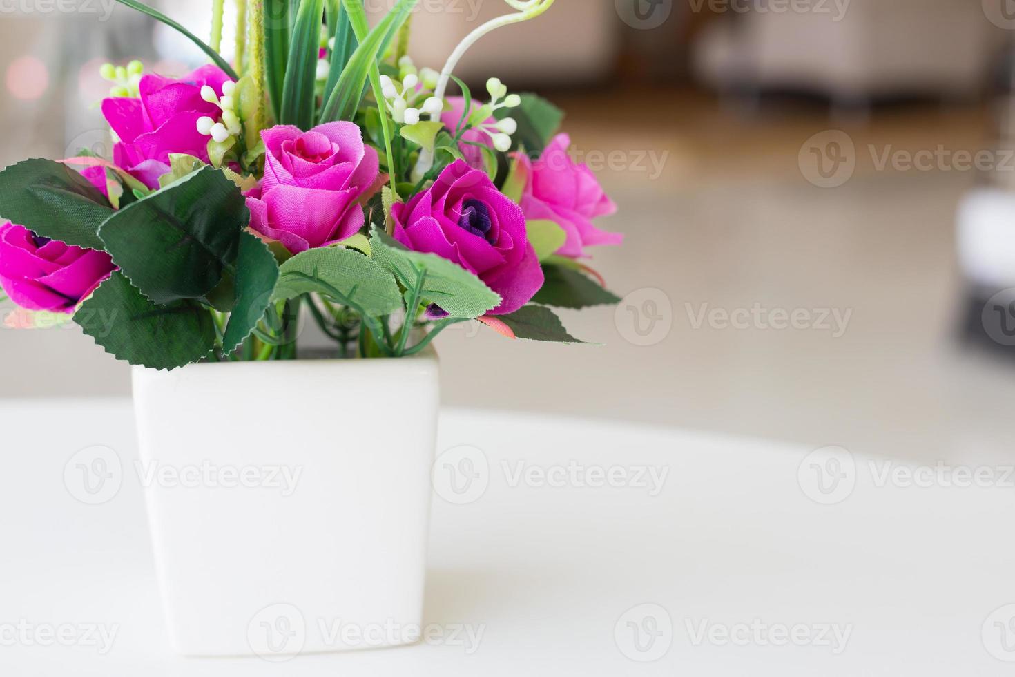 Vases artificial flowers photo
