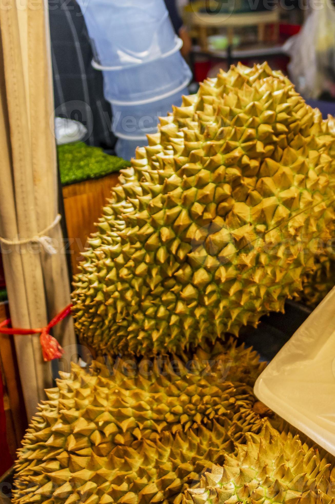 The 10 Most Surprisingly Smelly Fruits On Earth - 974lyct