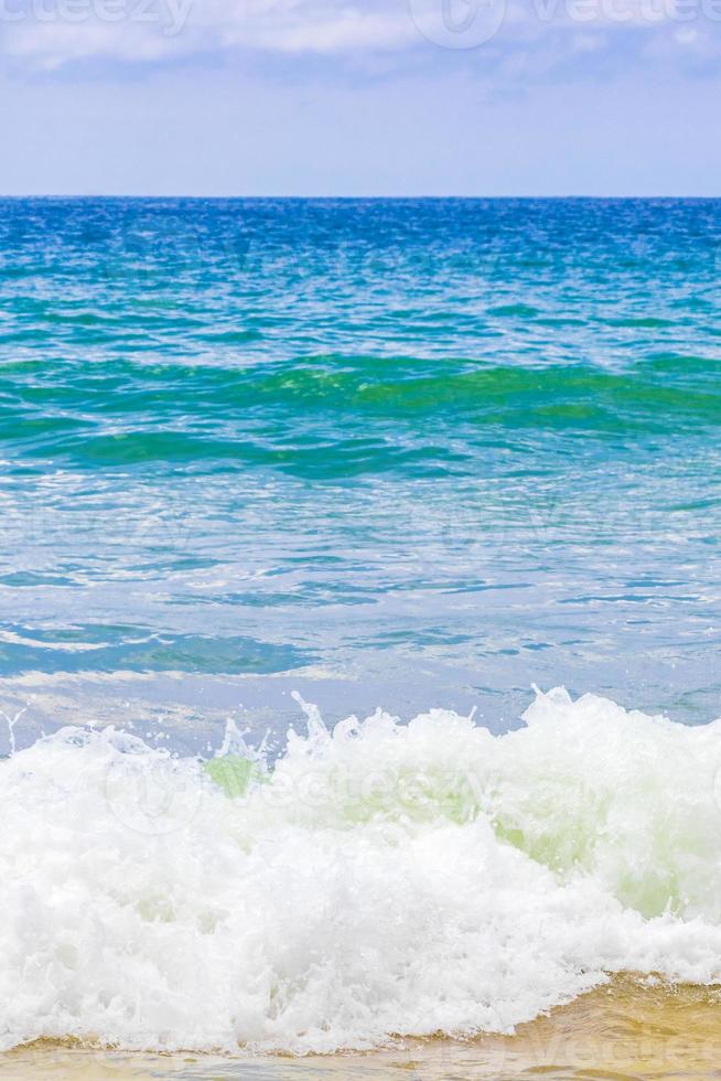 nai thon naithon playa bahía turquesa agua clara phuket tailandia. foto