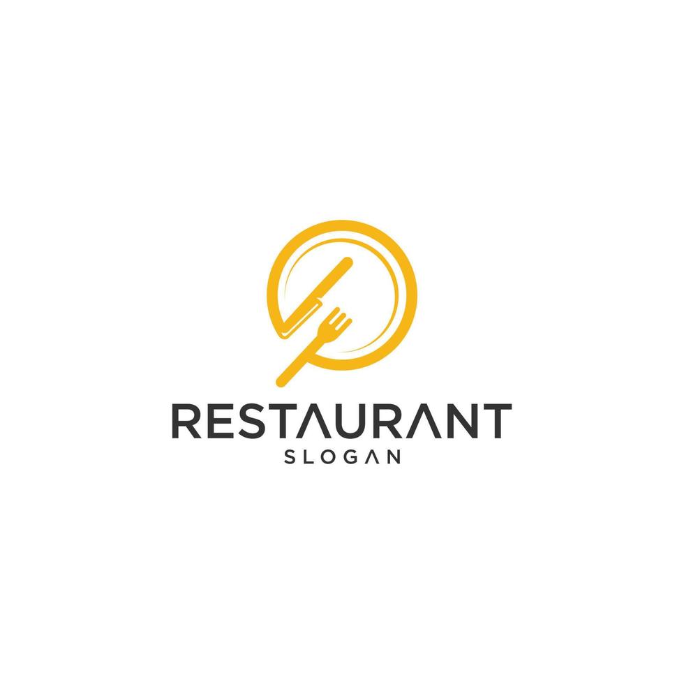 logo de comida con cuchara, tenedor y cuchillo. diseño de logotipo de restaurante vector