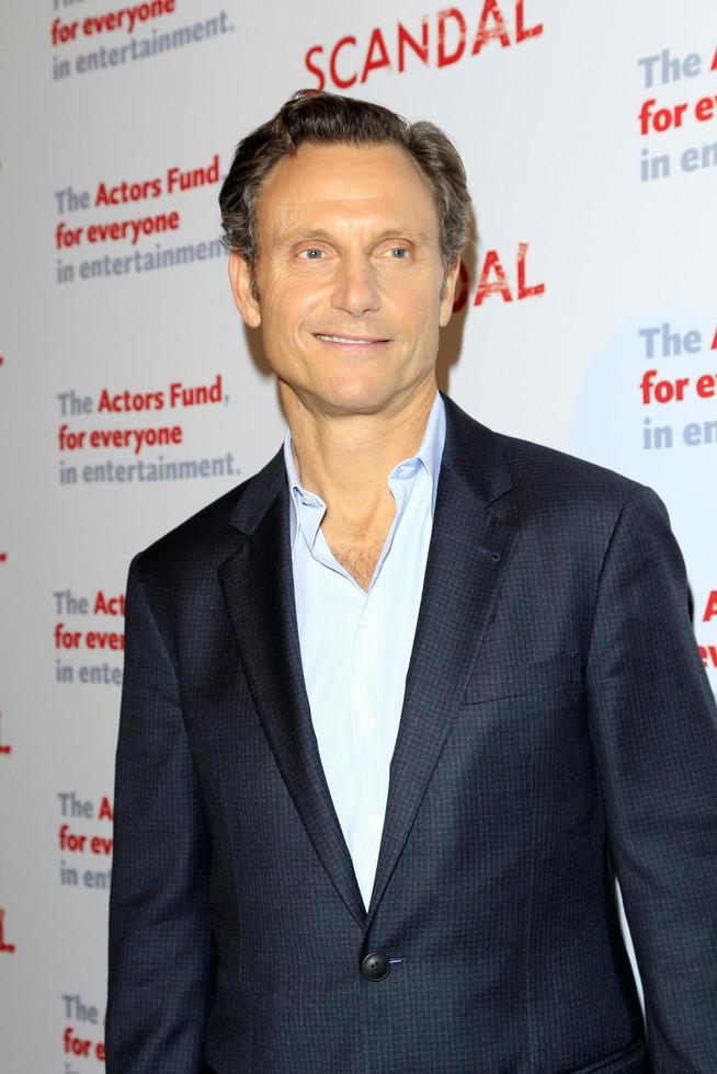 los angeles, ca, 19 de abril de 2018 - tony goldwyn en la lectura del escenario en vivo del final del escándalo de los fondos de los actores foto