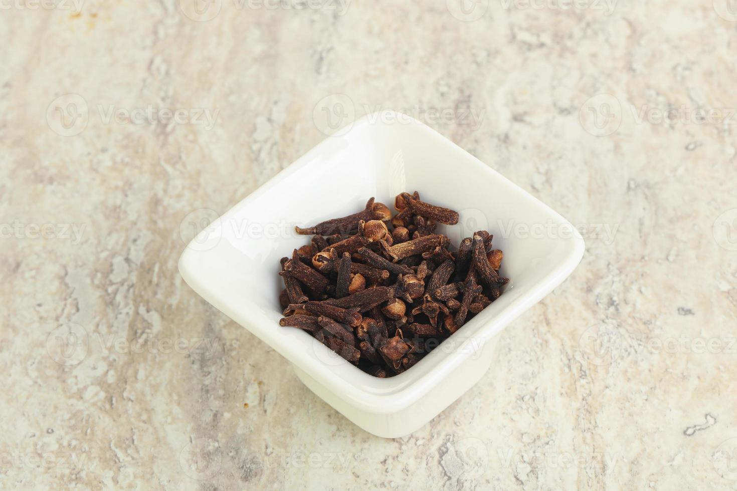 Dry Clove aroma in the bowl photo