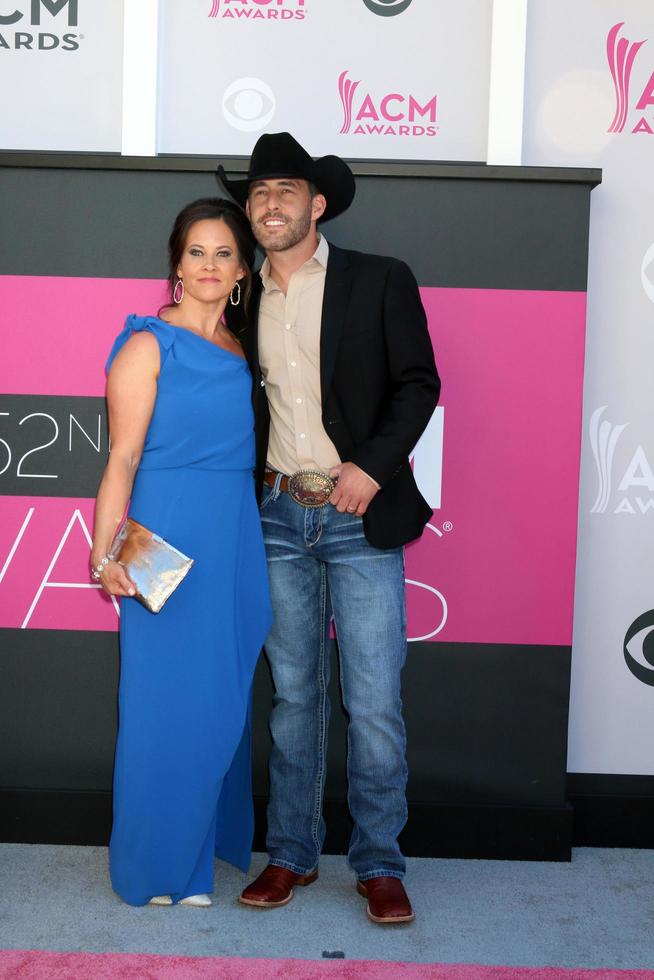 las vegas 2 de abril, invitado, aaron watson en los premios de la academia de música country 2017 en t mobile arena el 2 de abril de 2017 en las vegas, nv foto