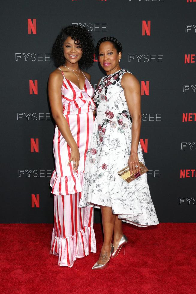 los angeles 6 de mayo, ajiona alexus, regina king en el evento de lanzamiento de netflix fysee en raleigh studios el 6 de mayo de 2018 en los angeles, ca foto