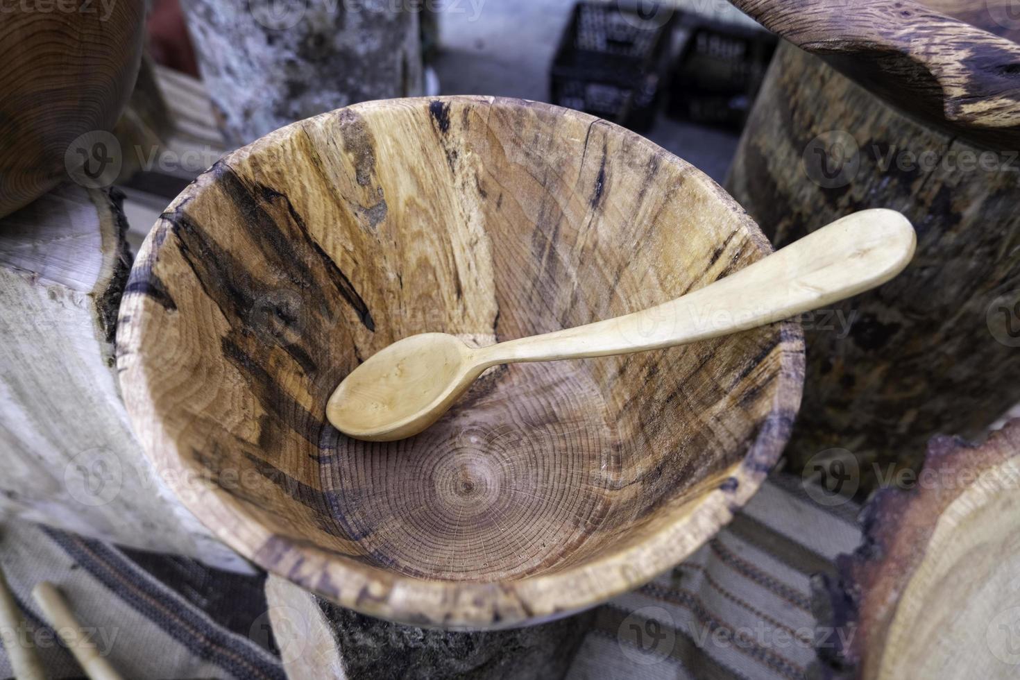 cuchara de madera hecha a mano foto