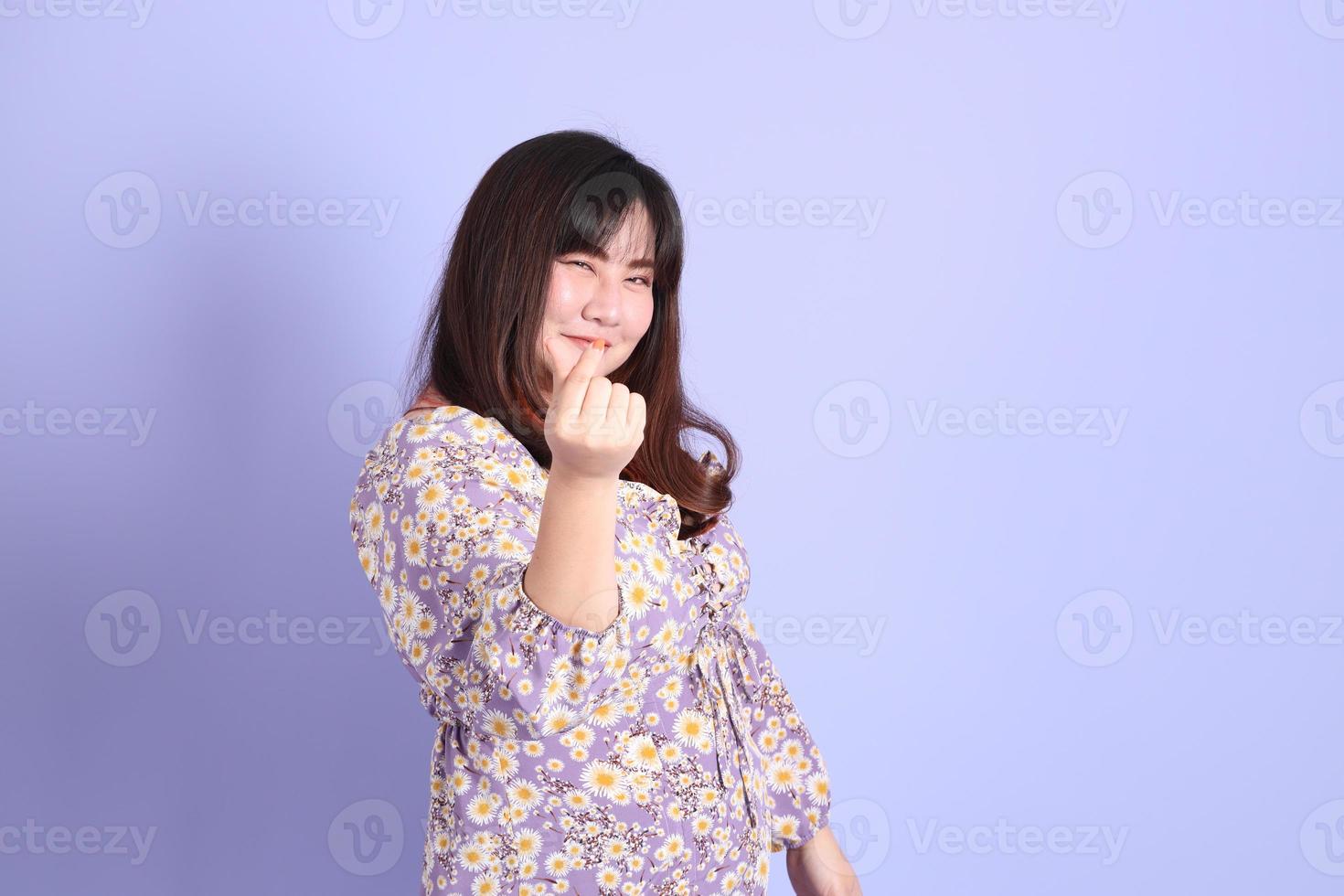 mujer asiática gordita foto