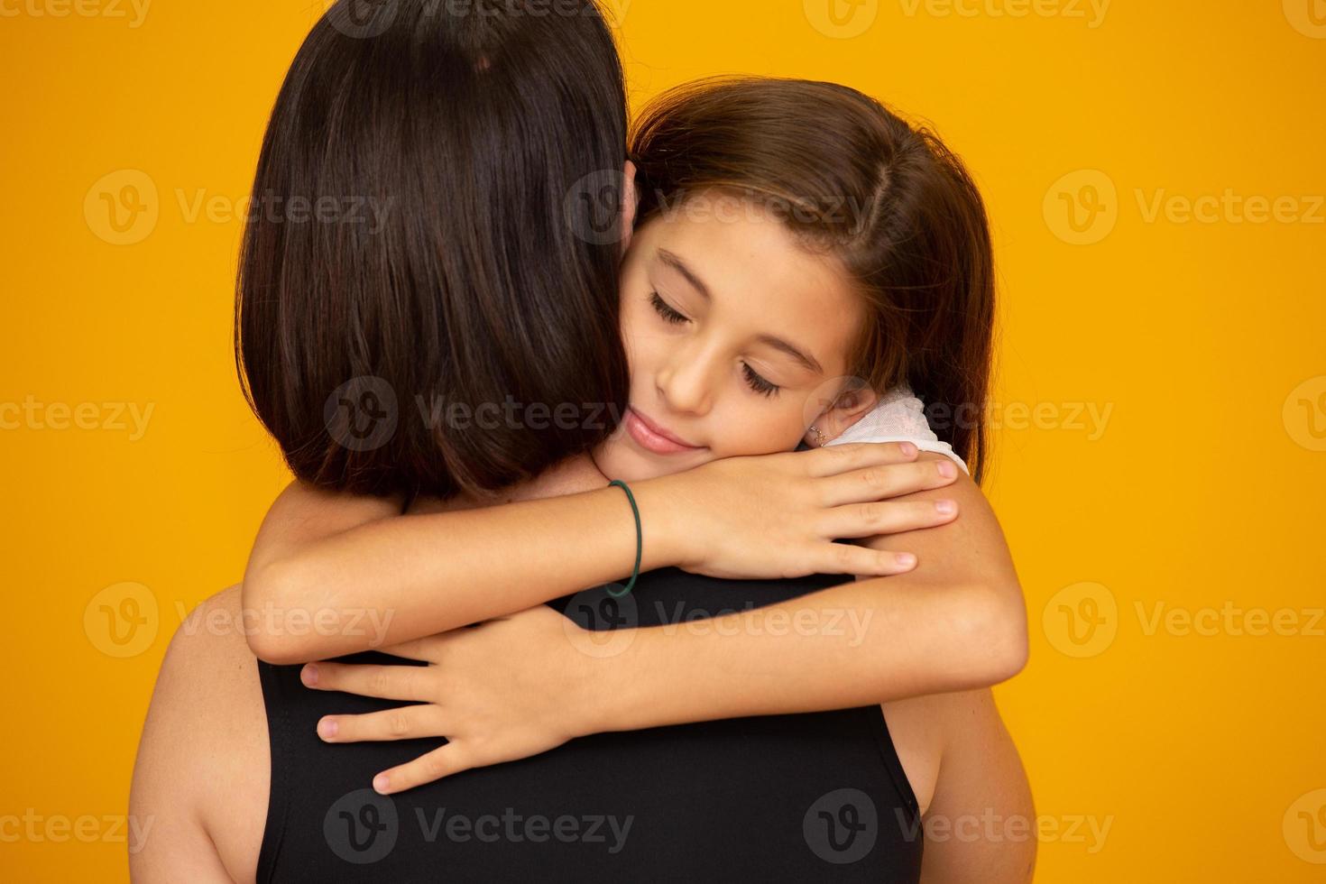 concepto del día de la madre. concepto del día de la madre. madre e hija foto