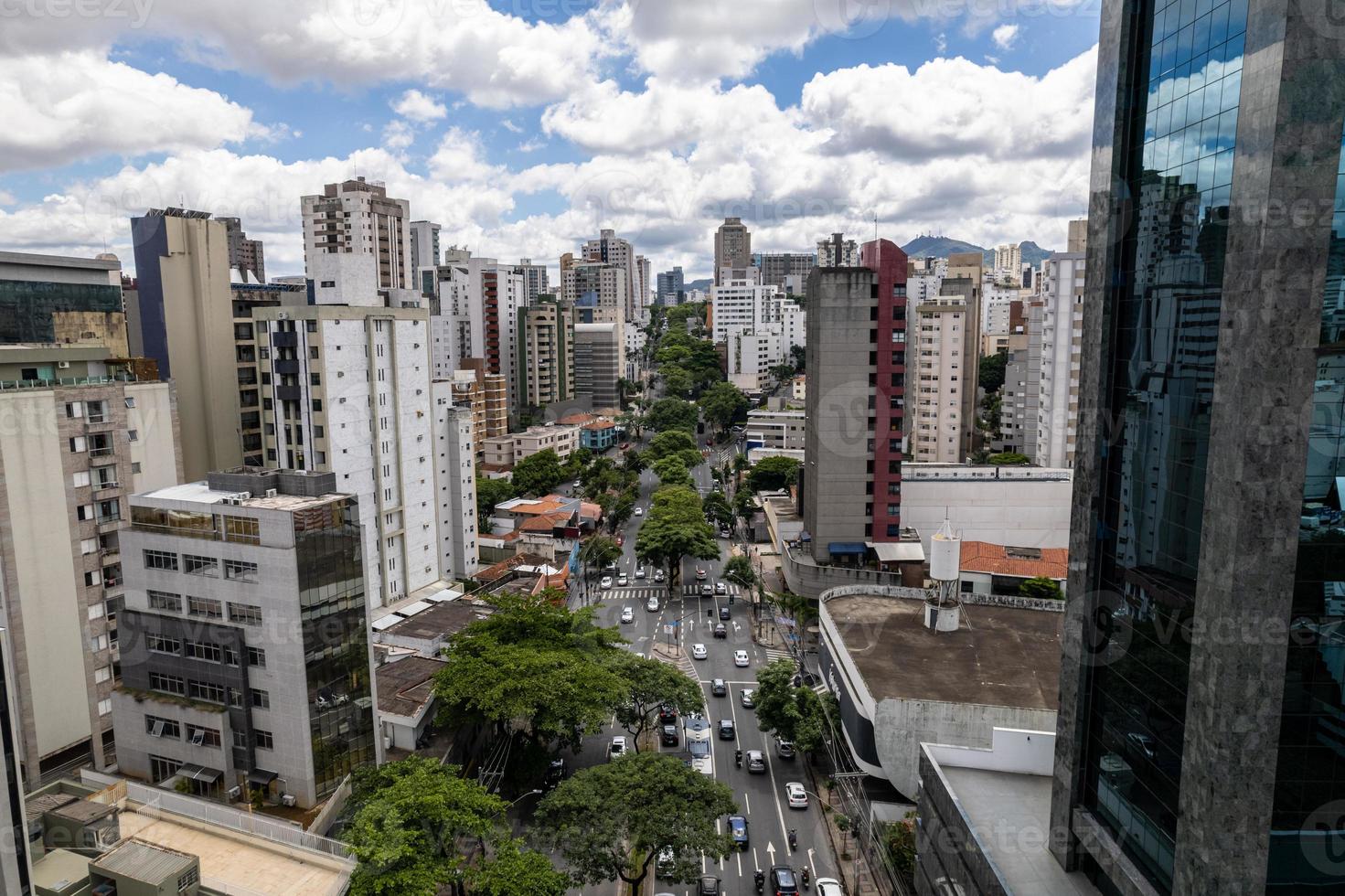 vista aérea de la ciudad de belo horizonte, en minas gerais, brasil. foto