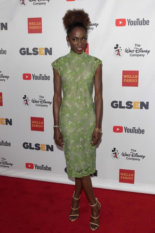 los angeles, 20 de octubre - angelica ross en los premios glsen respect 2017 en el beverly wilshire hotel el 20 de octubre de 2017 en beverly hills, ca foto