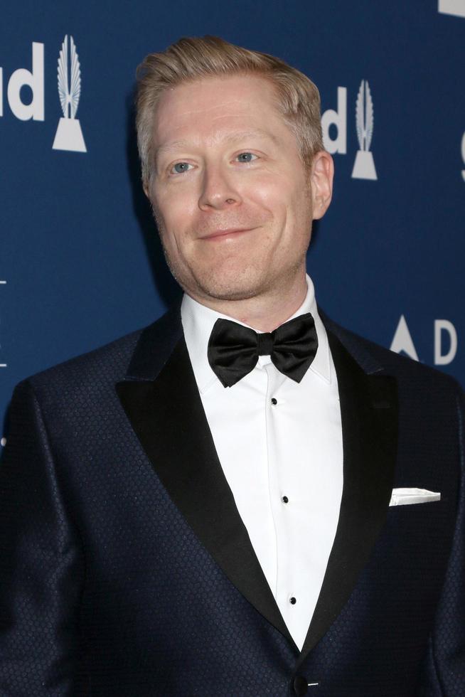 los angeles, 12 de abril - anthony rapp en glaad media awards los angeles en beverly hilton hotel el 12 de abril de 2018 en beverly hills, ca foto