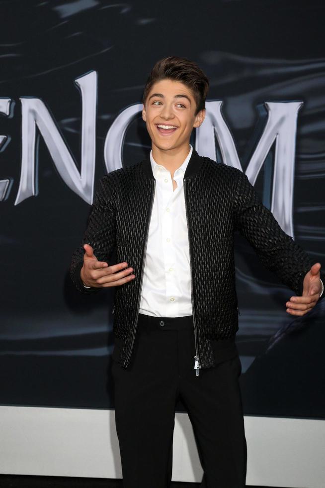 LOS ANGELES, OCT 1 - Asher Angel at the Venom Premiere at the Village Theater on October 1, 2018 in Westwood, CA photo