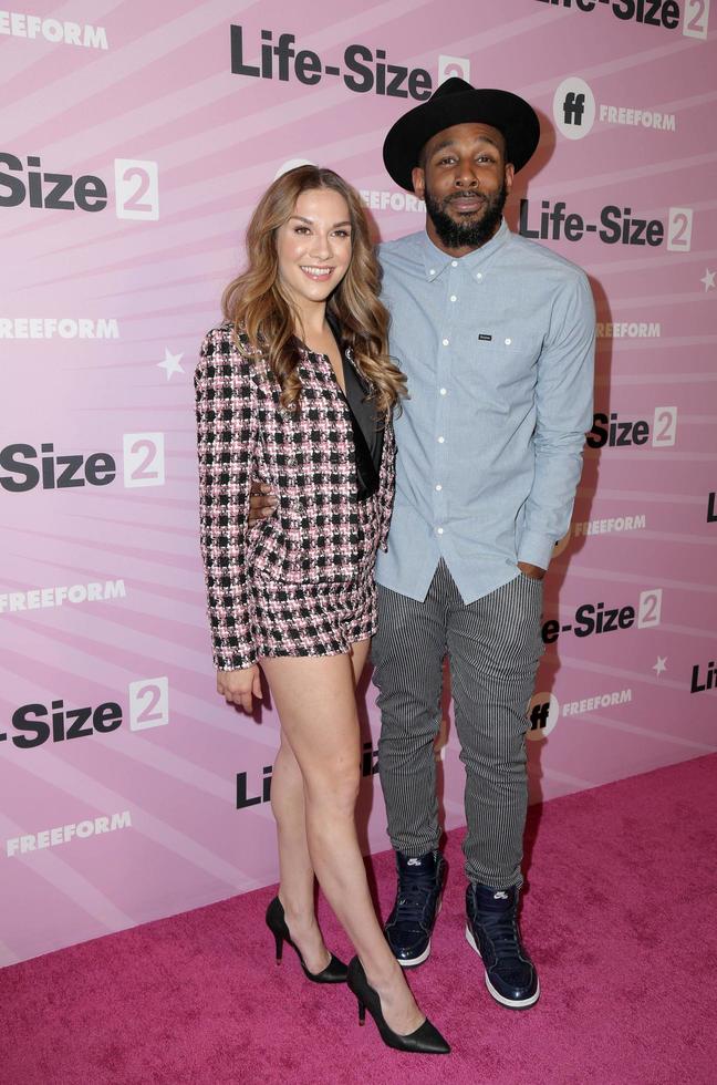 los angeles, 27 de noviembre - allison holker, stephen boss en la proyección de estreno de tamaño natural 2 en el hotel roosevelt el 27 de noviembre de 2018 en los angeles, ca foto