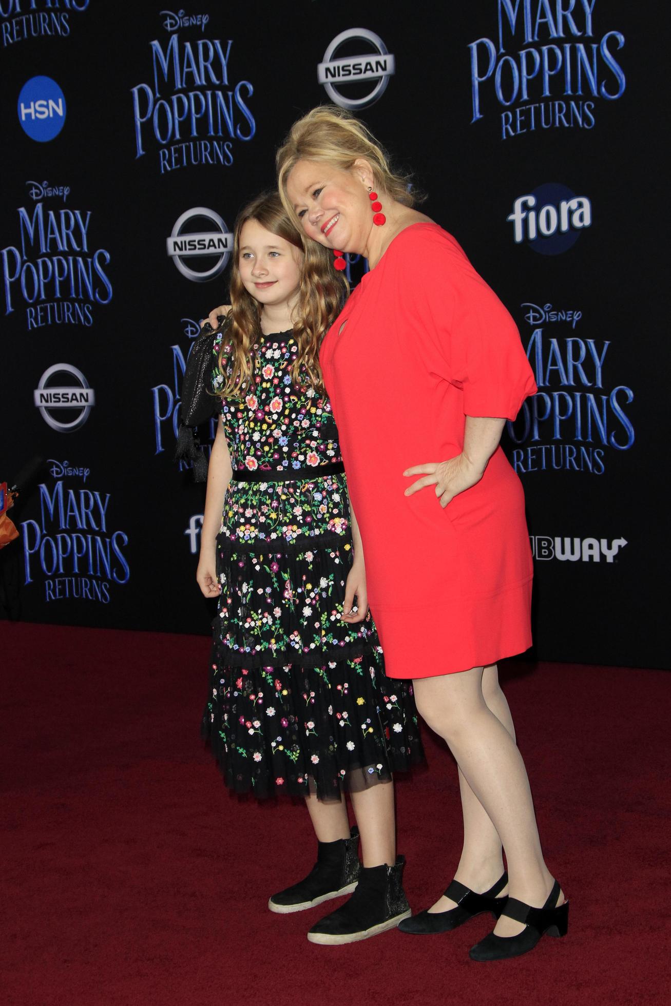 LOS ANGELES, NOV 29 Caroline Rhea, Ava Rhea Economopoulos at the Mary