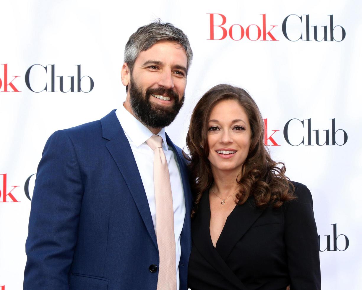 los angeles, 6 de mayo - bob holderman, erin simms en el club de lectura la premiere en el teatro del pueblo el 6 de mayo de 2018 en westwood, ca foto