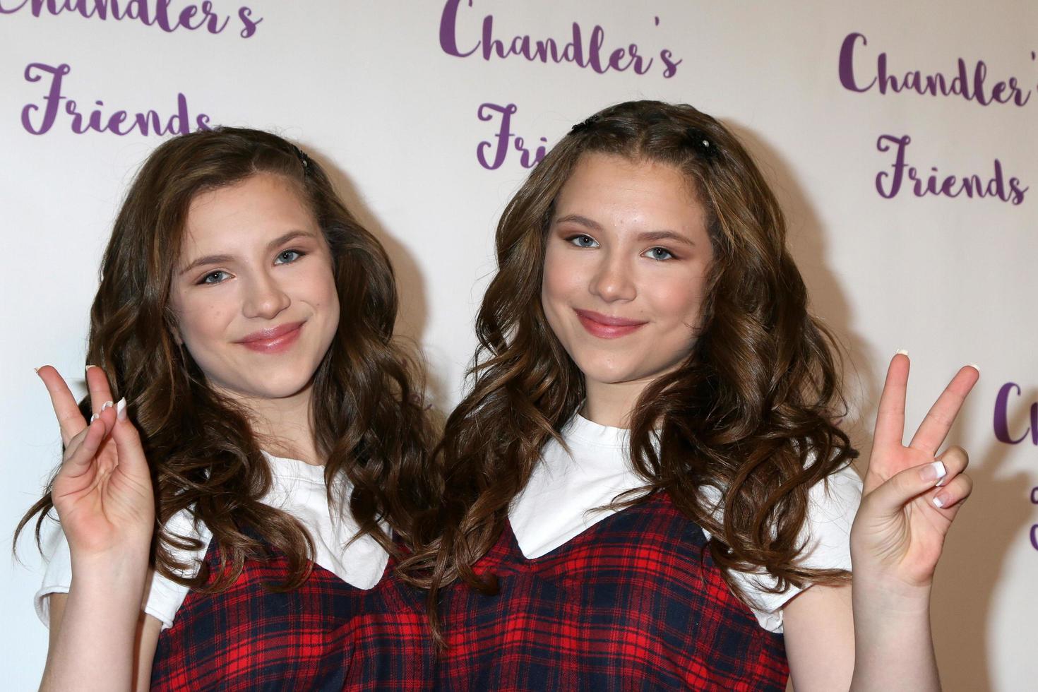 LOS ANGELES, DEC 10 - Bianca DAmbrosio, Chiara DAmbrosio at the