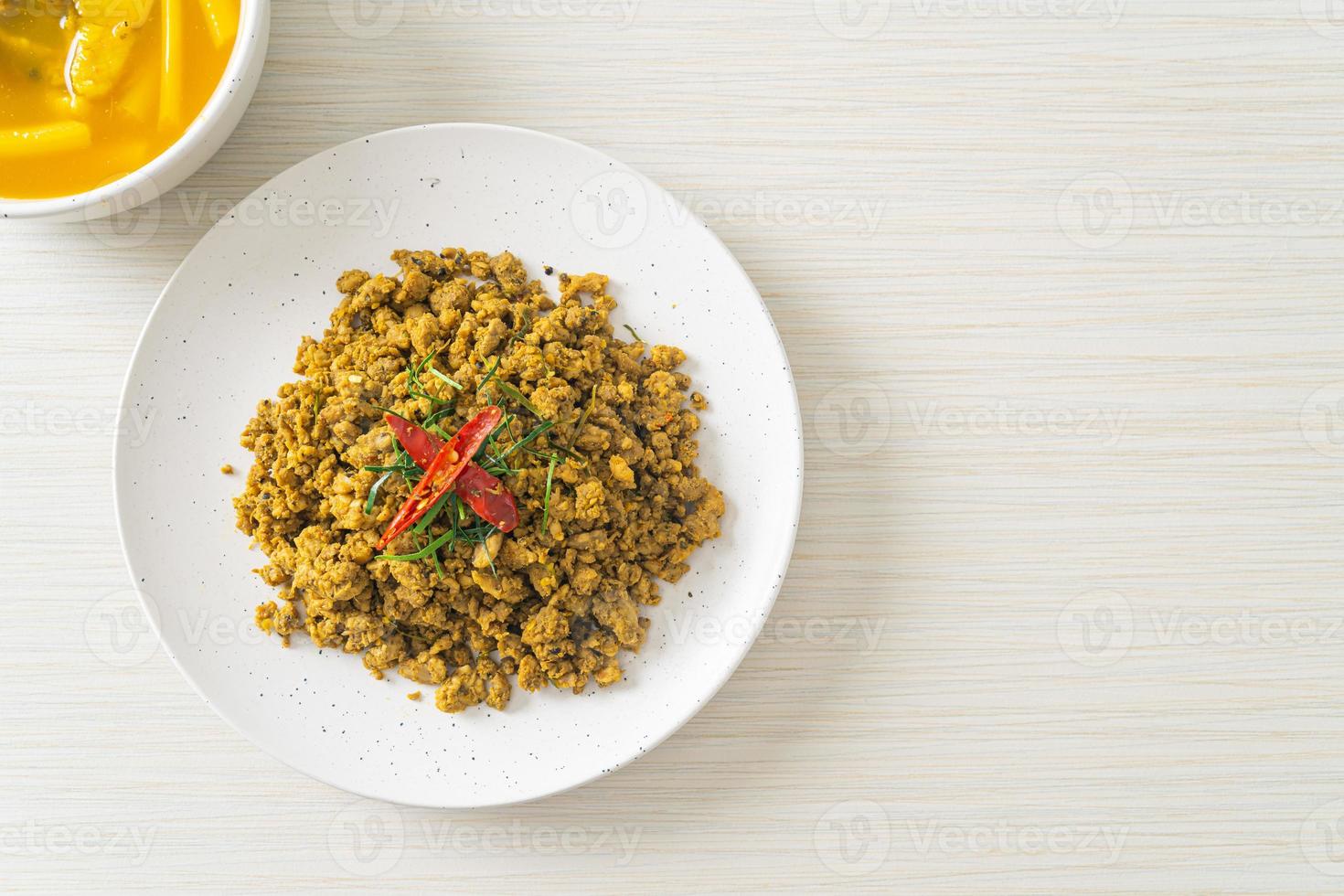 Stir Fried Pork with Yellow Curry Paste photo