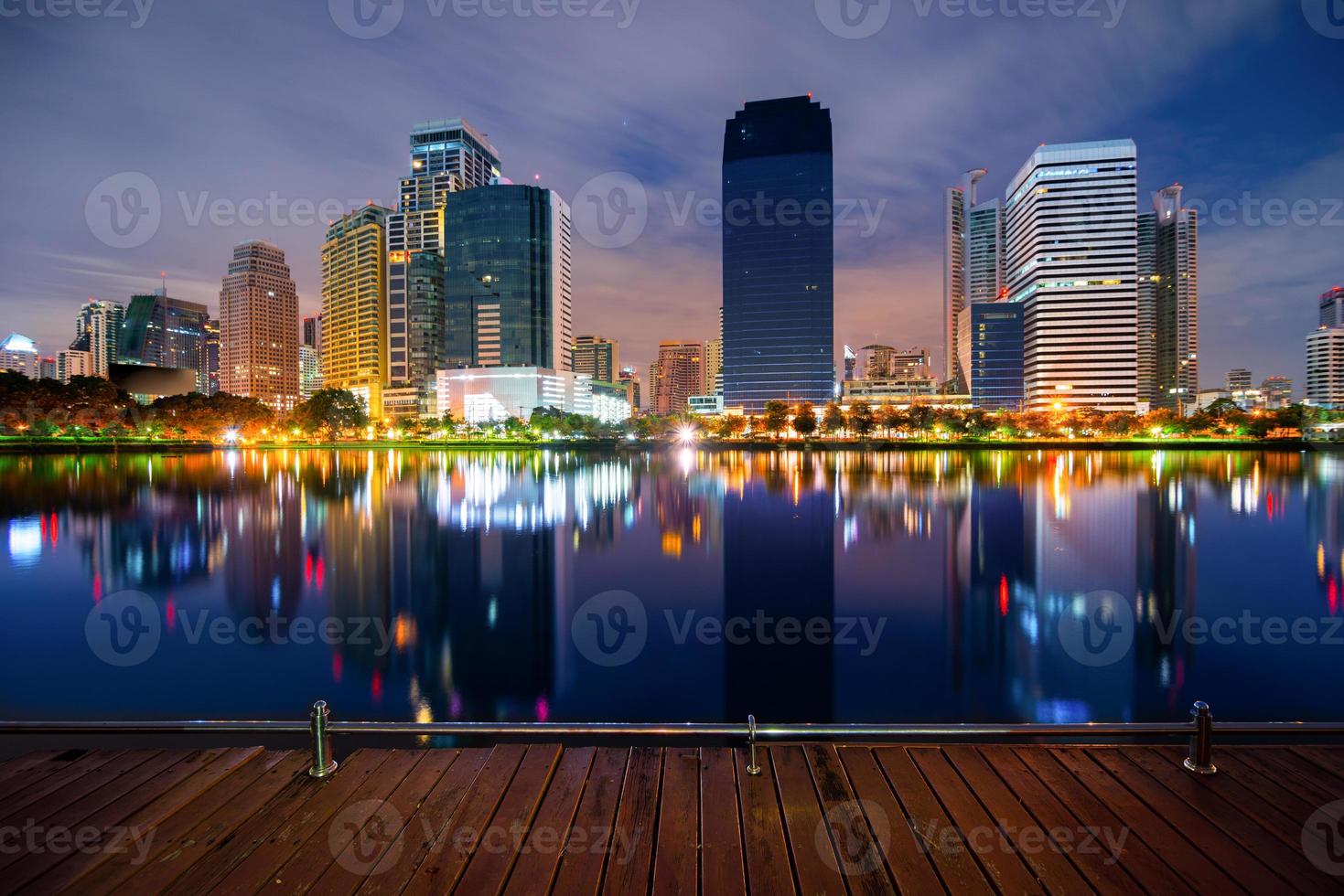 crepúsculo paisaje urbano de tailandia foto