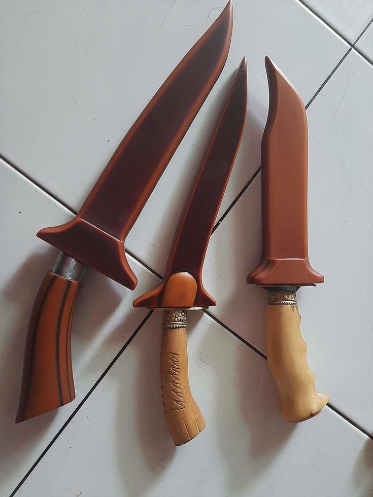 three vintage knives photo
