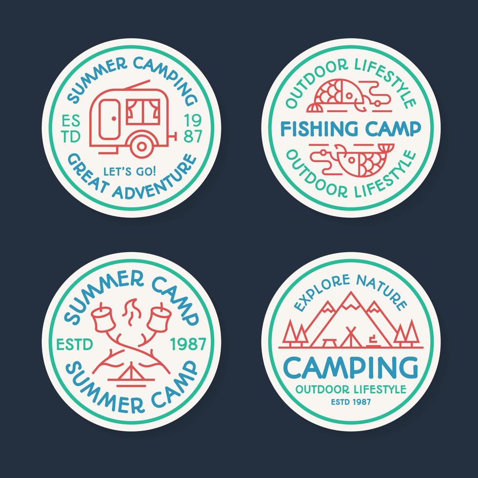 logotipo de camping establece una línea de color que consta de tienda, pescado, fuego, caravana, montañas, árboles para explorar el emblema vector