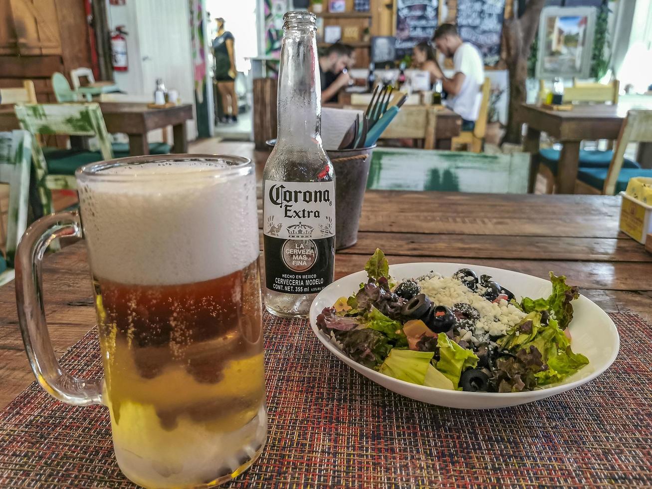 playa del carmen quintana roo mexico 2022 comida y bebida en restaurante papacharly playa del carmen mexico. foto