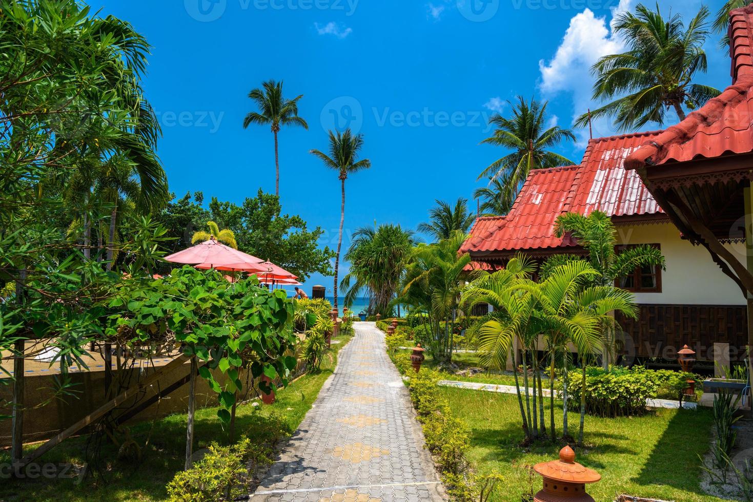 Bungalows with red roof, Haad Yao beach, Koh Phangan island, Sur photo