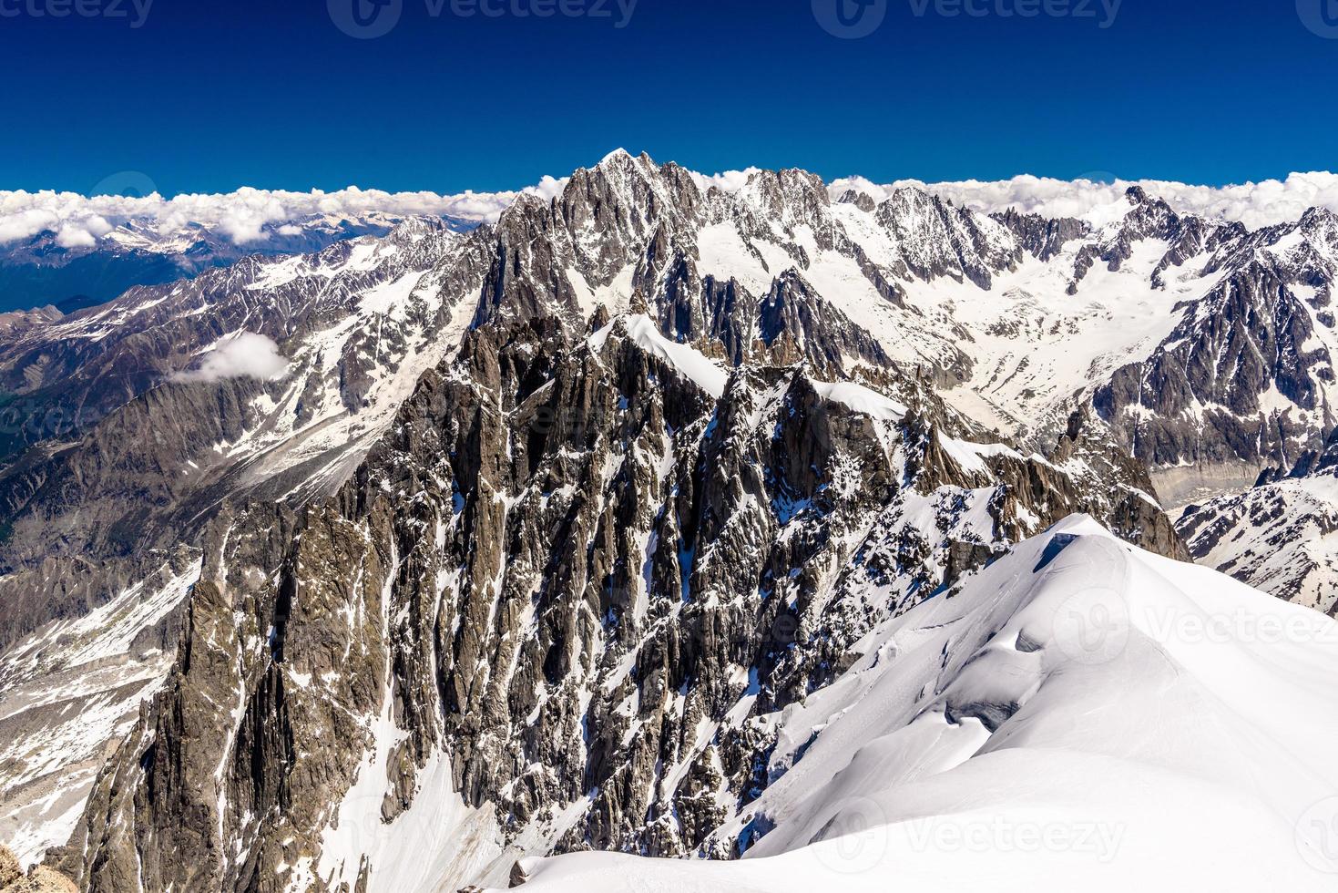 montañas nevadas chamonix, mont blanc, haute-savoie, alpes, francia foto