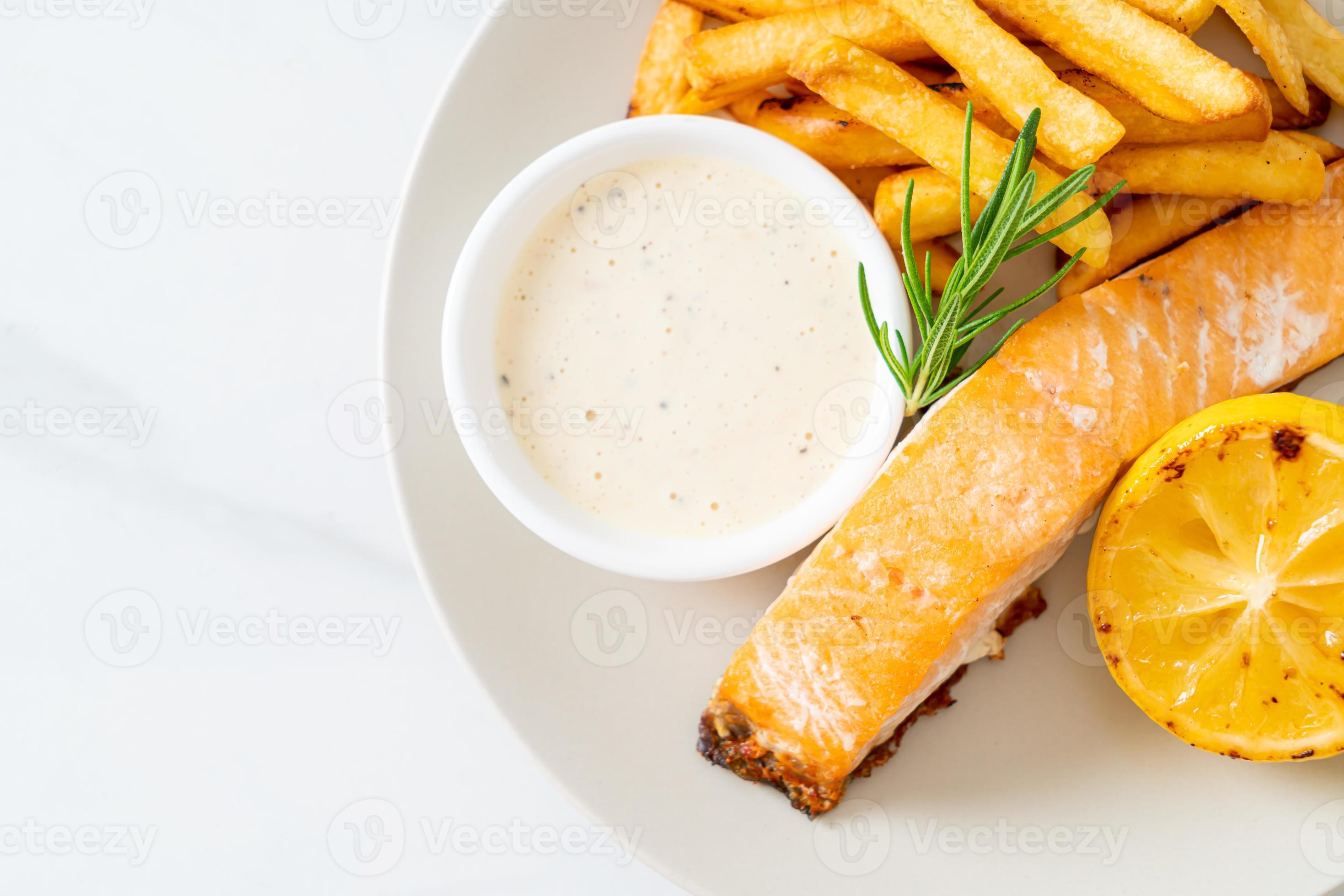 fried salmon fish and chips 7670053 Stock Photo at Vecteezy