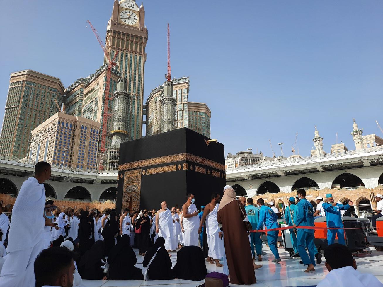 la meca, arabia saudita, mayo de 2022-personas en masjid al haram foto