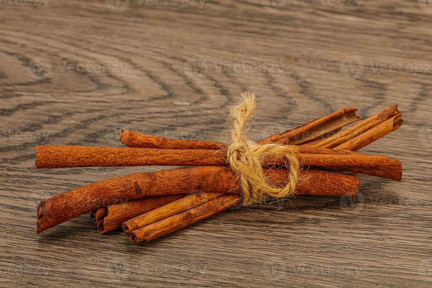 palitos de canela aromática para cocinar foto