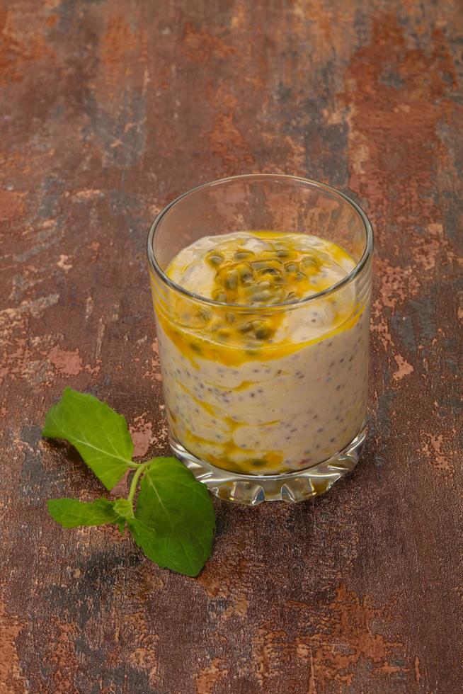 budín con chía y maracuyá foto