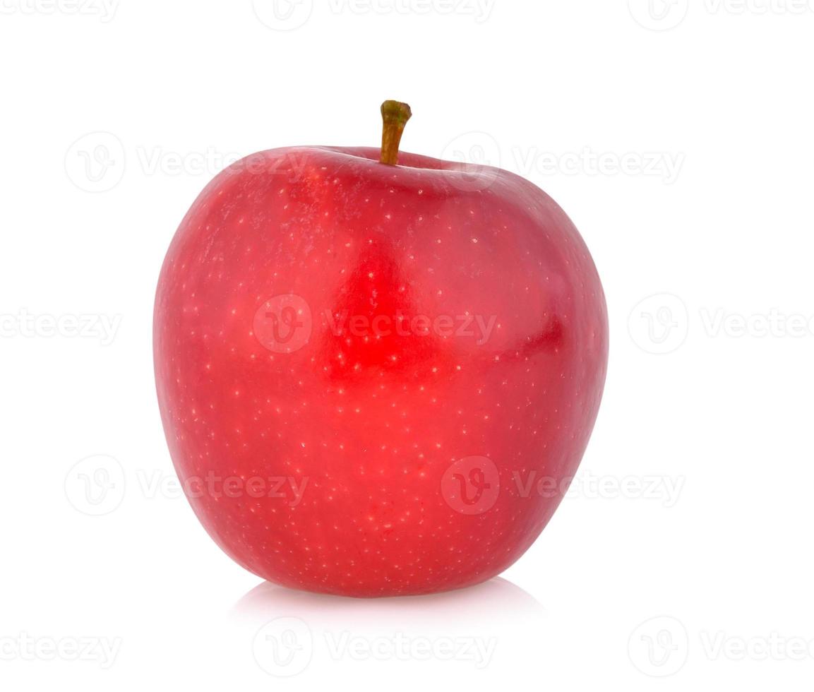 manzana roja fresca aislada en blanco. foto