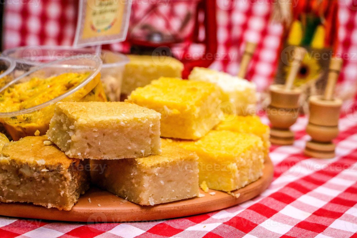 rebanada de pastel comida típica brasileña foto