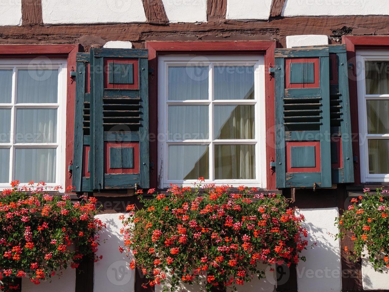 la pequeña ciudad de kandel en el pfalz alemán foto