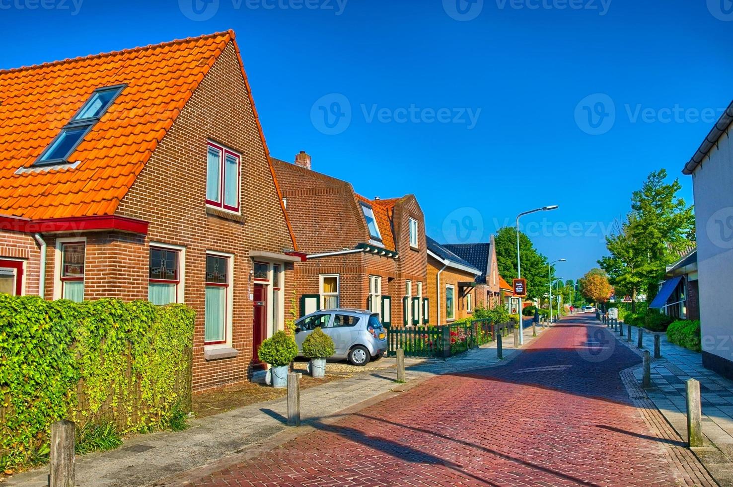 típicas casas familiares holandesas. arquitectura moderna en holanda, foto