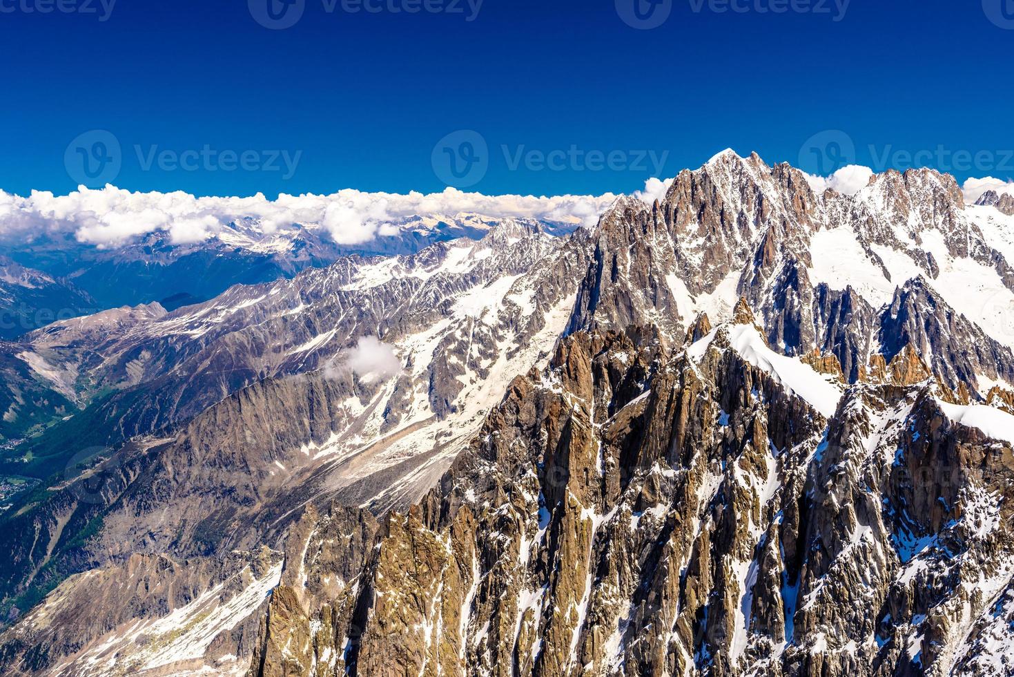 montañas nevadas chamonix, mont blanc, haute-savoie, alpes, francia foto