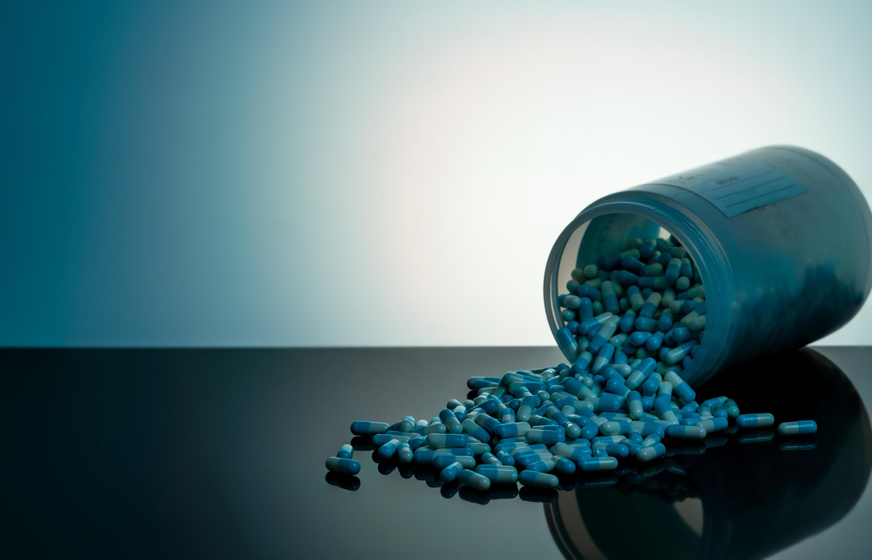 Lil Foolio Deadwhat Pill Is A Blue And White Capsule - mvsvzz4